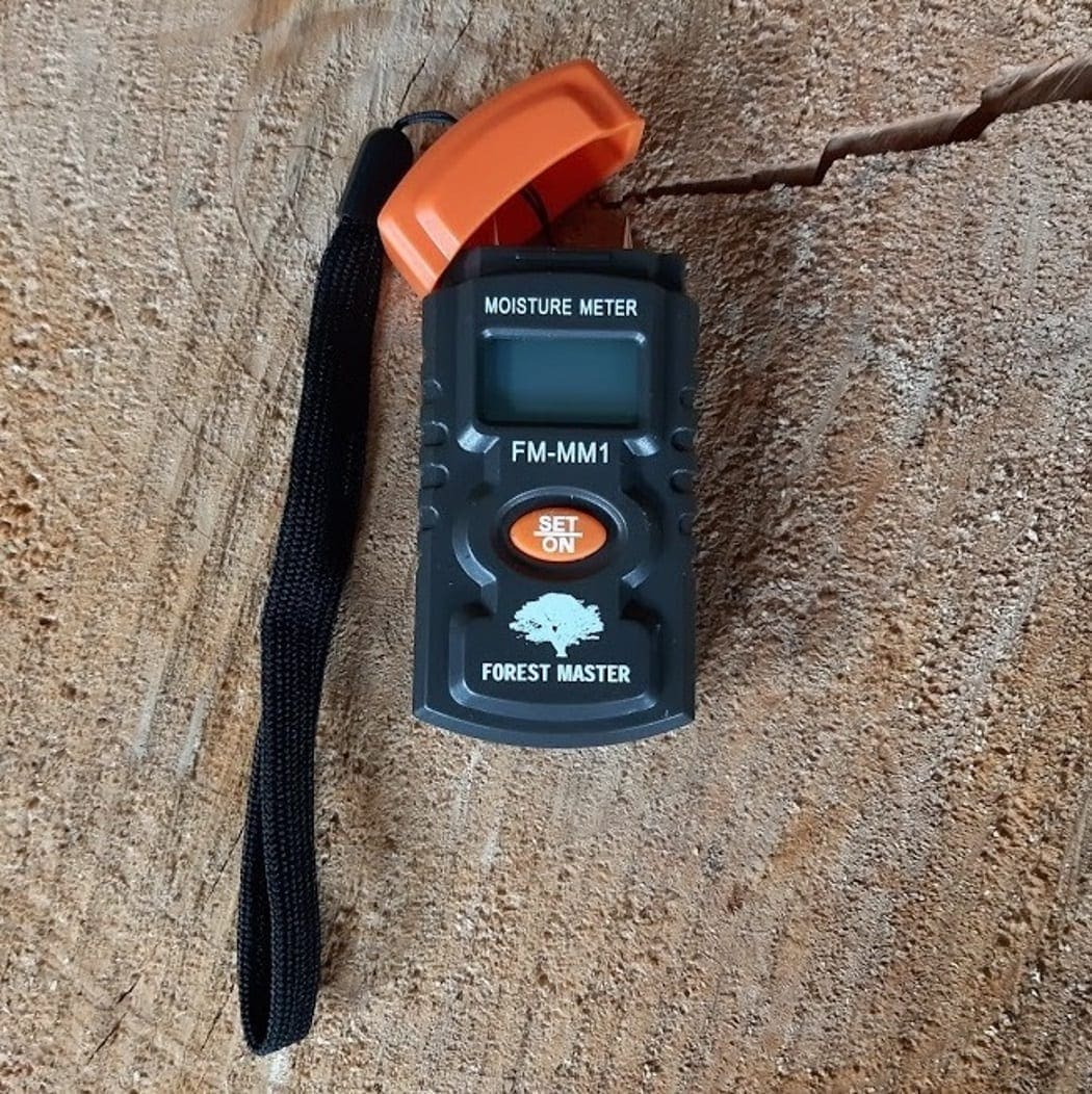 3 IN 1 Digital Moisture Meter / Damp Detector and Timber Wood Tester