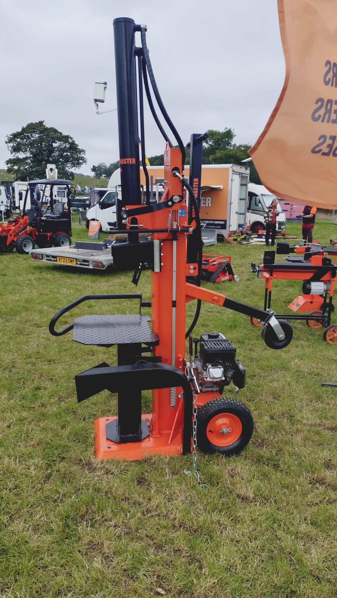Forest Master FM22VPT 22-Ton Petrol Log Splitter - product image 2