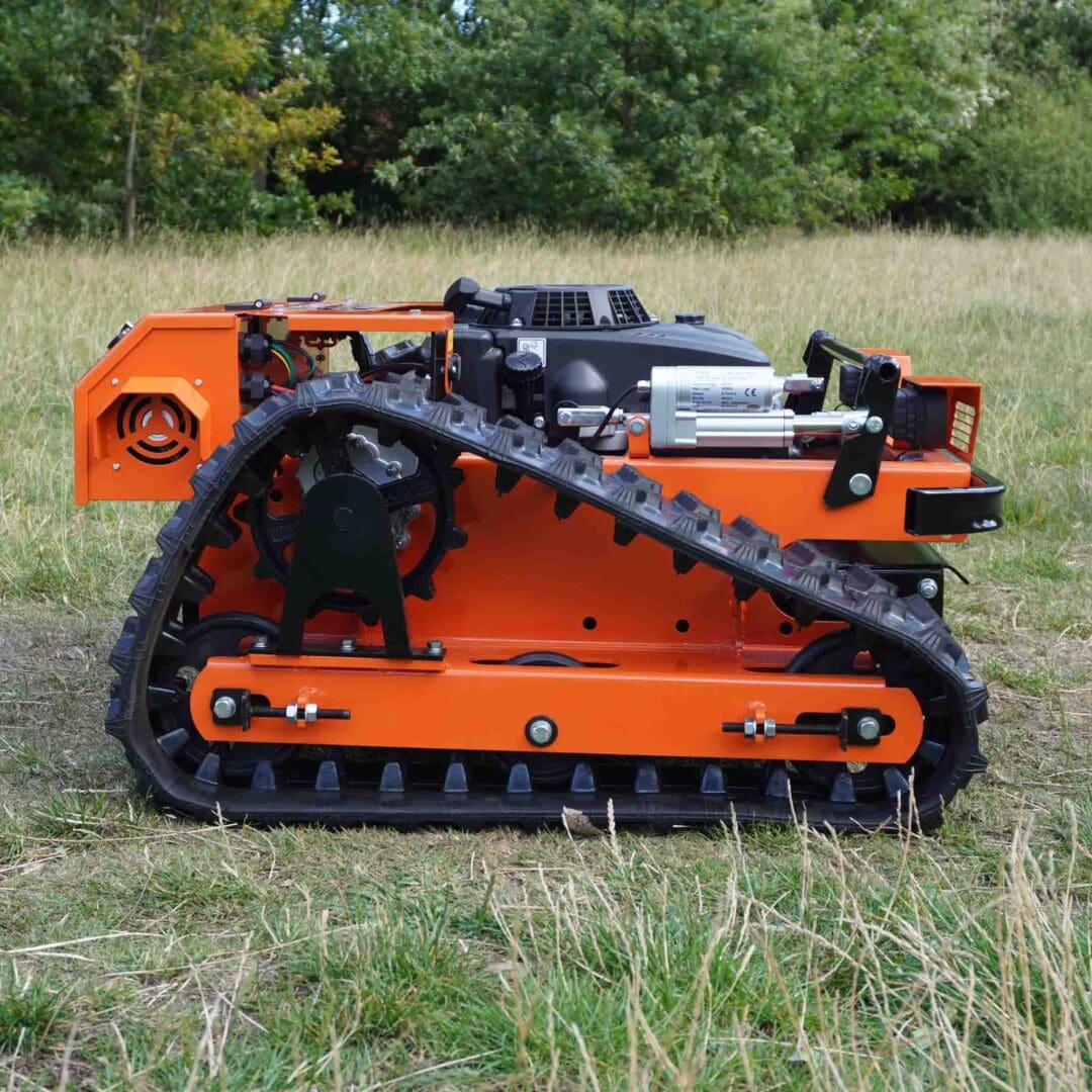 Remote Control Lawn Mower - Petrol 7 HP 'MM-NS550' Crawler Mower: Master Any Terrain with Ease