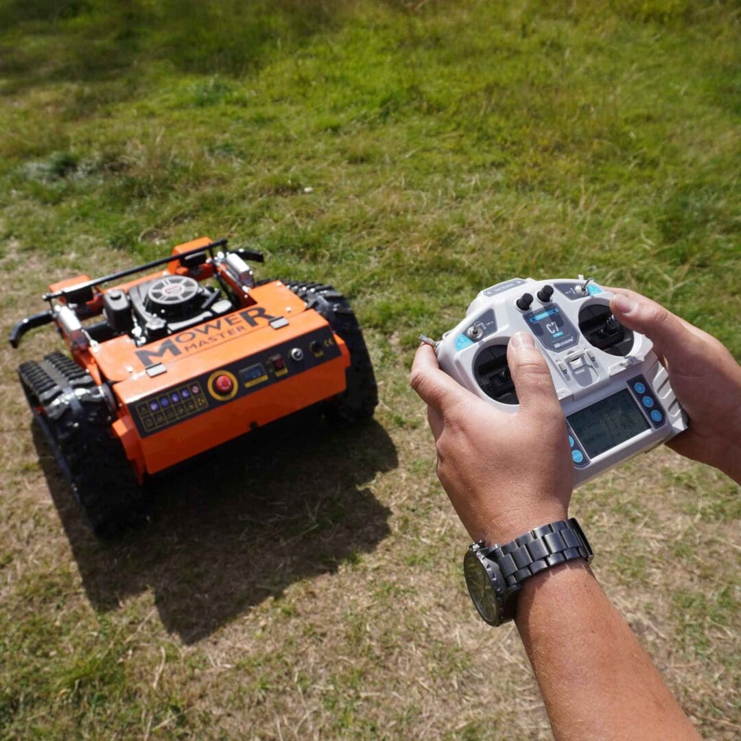 Remote Control Lawn Mower - Petrol 7 HP 'MM-NS550' Crawler Mower: Master Any Terrain with Ease