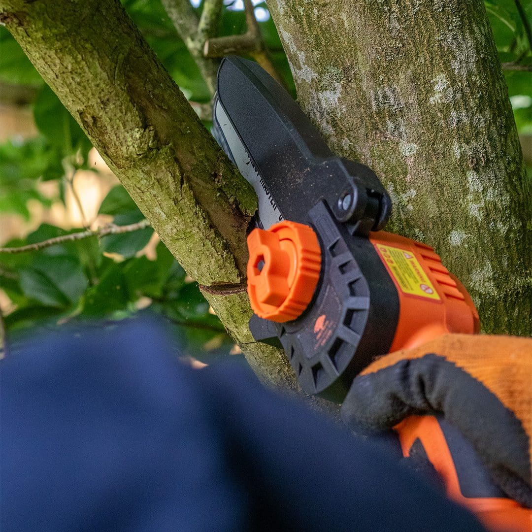 6" Cordless Mini Chainsaw 20V - Brushless Motor, 14.5 m/s Chain Speed