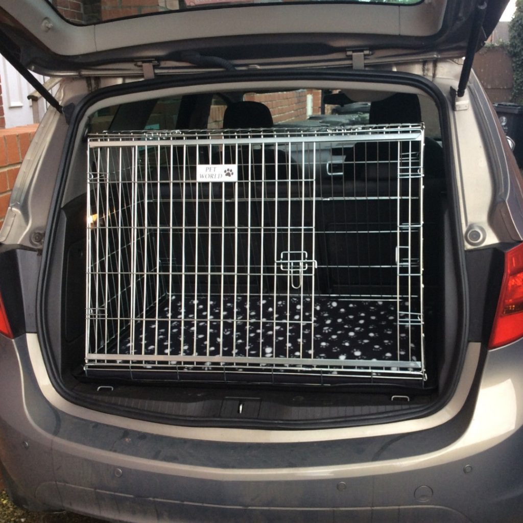 PET WORLD Vauxhall/Opel MERIVA 2010 2017 SLOPING CAR DOG CAGE BOOT