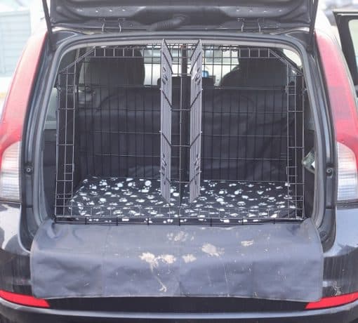 Volvo V5O. pet travel cage